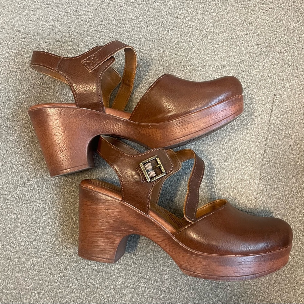 b.o.c. Mary Jane Platform Block Heel Clog